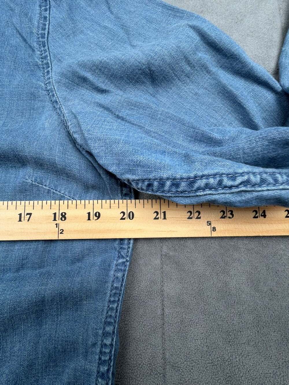 7 For All Mankind Women's Long Sleeve Denim Button Down Shirt Size L - Picture 4 of 12